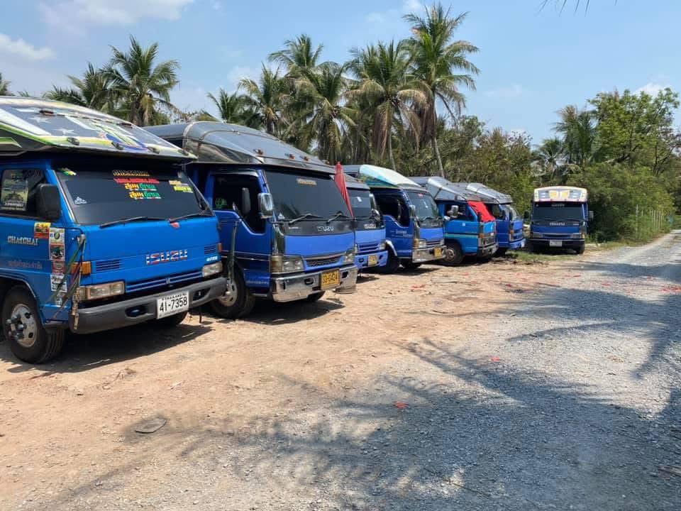 รถบัส 6 ล้อ ให้บริการโดย New Vasapol Transport